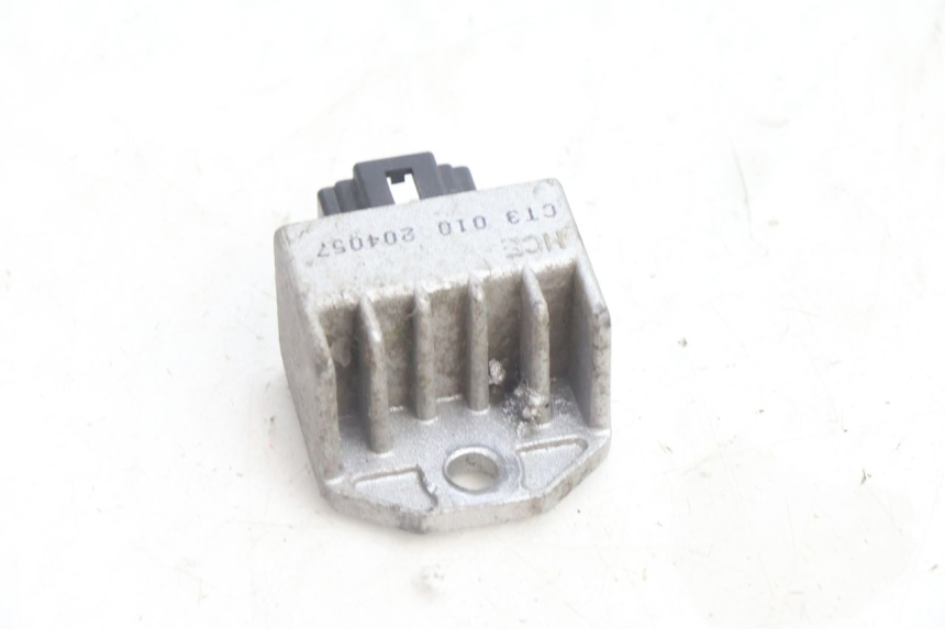photo de RÉGULATEUR DE CHARGE SYM ORBIT 2 4T 50 (2008 - 2017) - Autre angle de vue