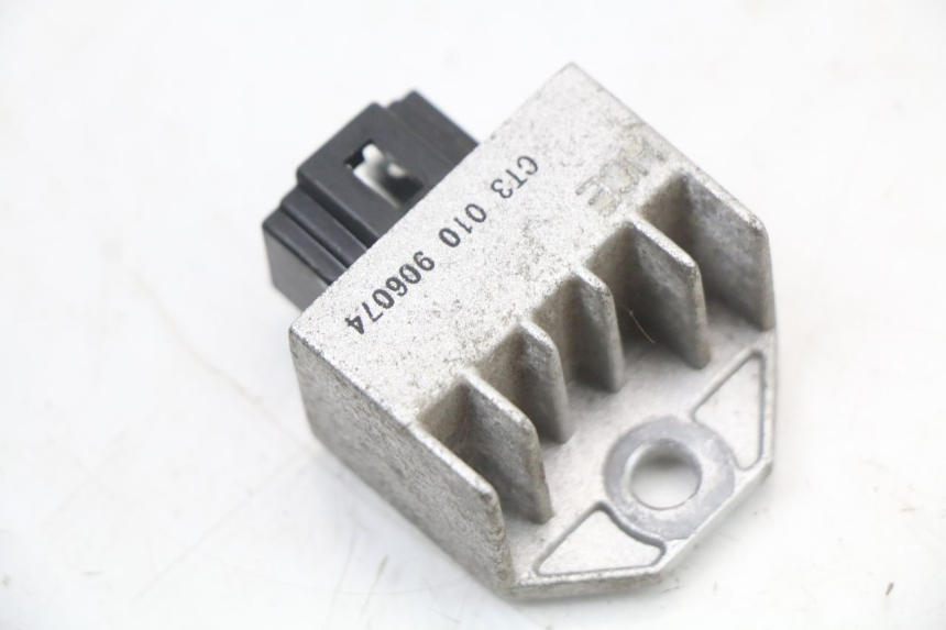 photo de REGULATEUR CHARGE SYM ORBIT 50 (2008 - 2010) - Vue principale