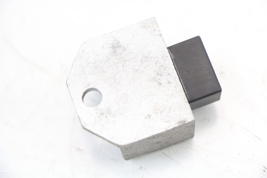 photo de REGULATEUR CHARGE SYM ORBIT 50 (2008 - 2010) - Autre angle de vue