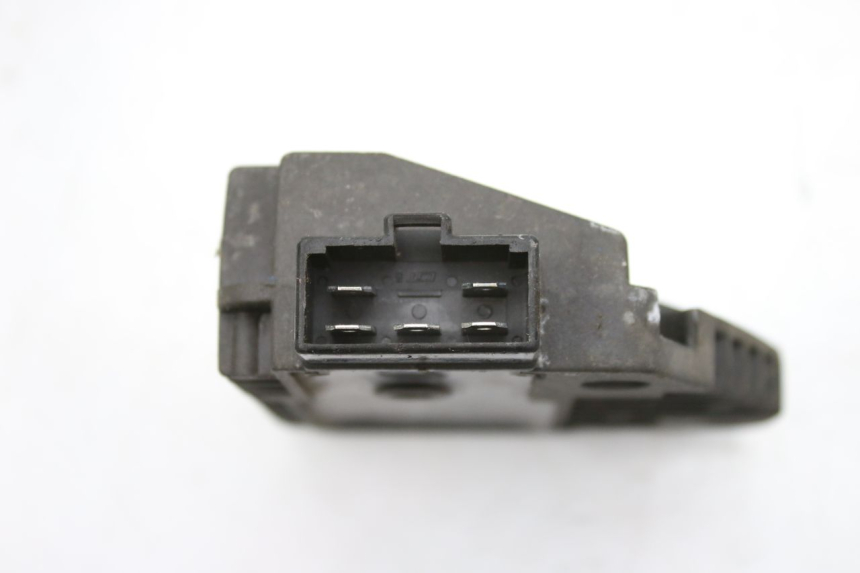 photo de REGULATEUR CHARGE KEEWAY OUTLOOK 125 (2007 - 2013) - Détail de la pièce