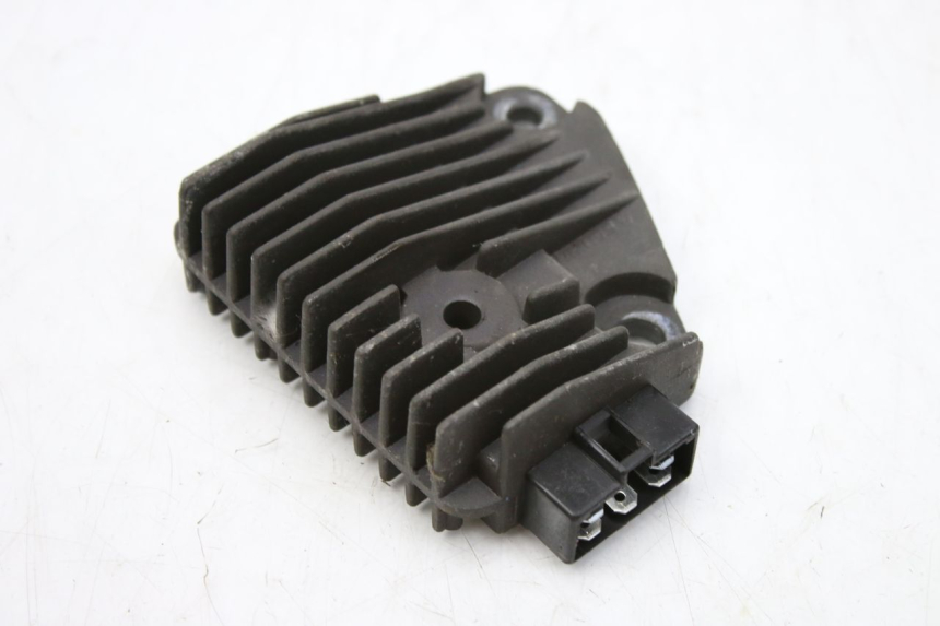 photo de REGULATEUR CHARGE KEEWAY OUTLOOK 125 (2007 - 2013) - Vue d’ensemble