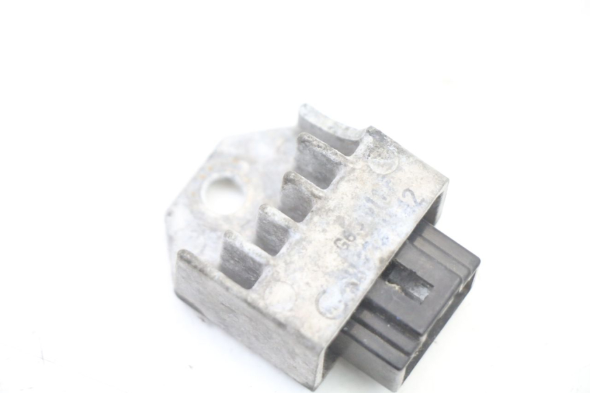 photo de REGULATEUR CHARGE PEUGEOT CITYSTAR 50 (2013 - 2017) - Détail de la pièce