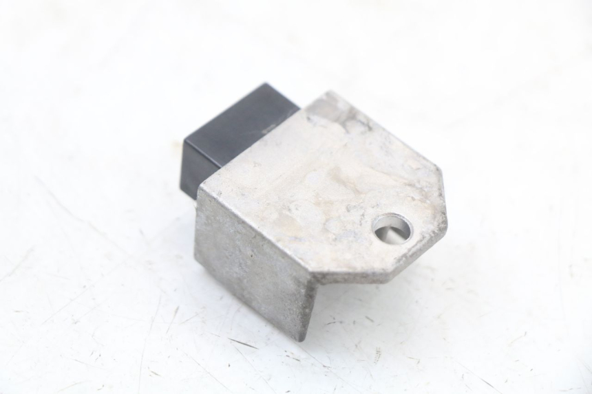 photo de RÉGULATEUR DE CHARGE PEUGEOT ELYSTAR 50 (2002 - 2014) - Détail de la pièce