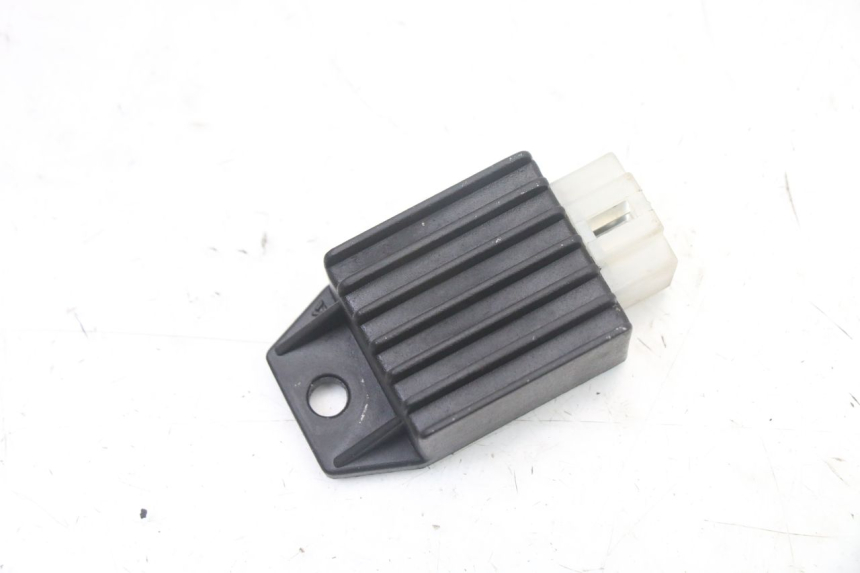 photo de REGULATEUR CHARGE PEUGEOT KISBEE 2T 50 (2010 - 2017) - Vue principale