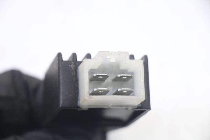 photo de REGULATEUR CHARGE PEUGEOT KISBEE 2T 50 (2010 - 2017) - Zoom état d’usage