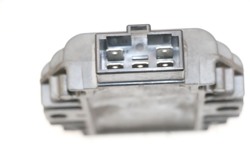 photo de REGULATEUR CHARGE PIAGGIO VESPA LX 150 (2005 - 2013) - Zoom état d’usage