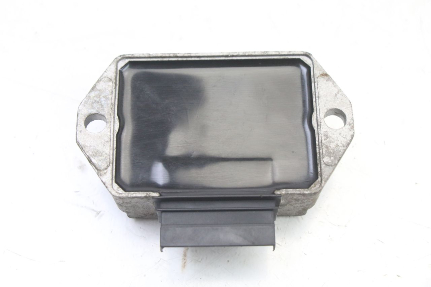 photo de REGULATEUR CHARGE PIAGGIO VESPA S 2T 50 (2007 - 2014) - Autre angle de vue