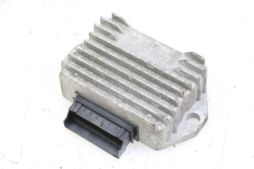 photo de REGULATEUR CHARGE PIAGGIO VESPA S 2T 50 (2007 - 2014) - Vue principale