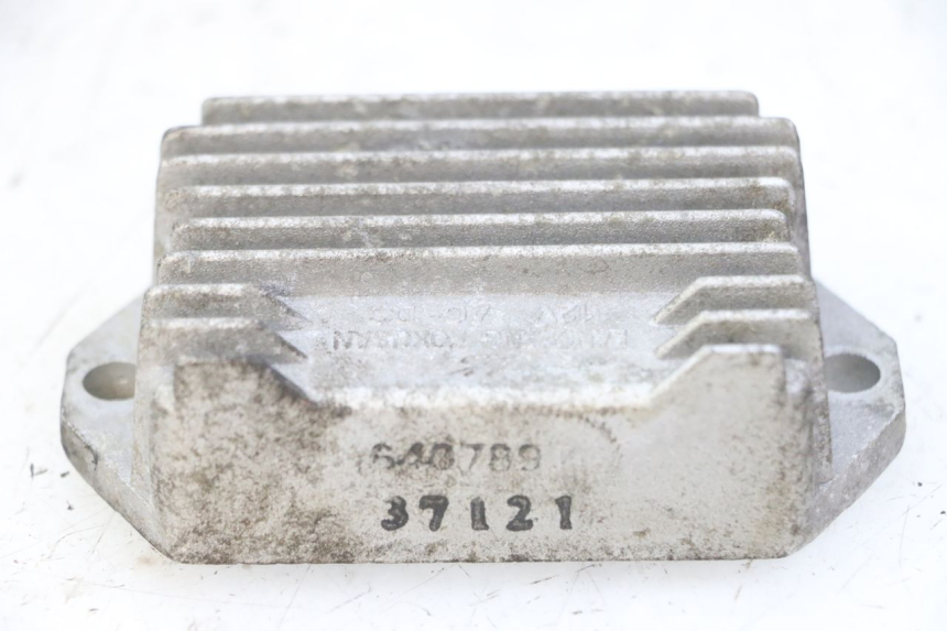 photo de REGULATEUR CHARGE PIAGGIO VESPA S 2T 50 (2007 - 2014) - Autre angle de vue