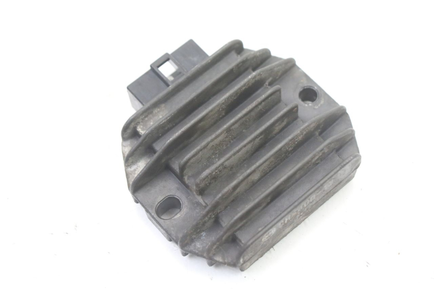 photo de REGULATEUR CHARGE PIAGGIO X8 125 (2004 - 2007) - Détail de la pièce