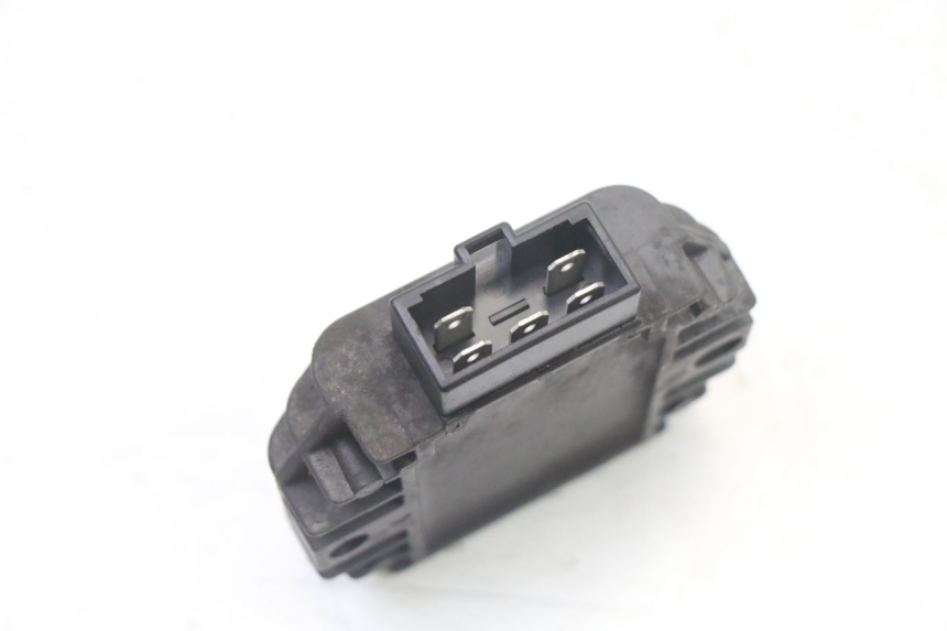 photo de REGULATEUR CHARGE PIAGGIO X8 125 (2004 - 2007) - Autre angle de vue