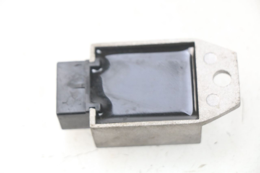 photo de REGULATEUR CHARGE KEEWAY PIXEL 50 (2008 - 2011) - Zoom état d’usage