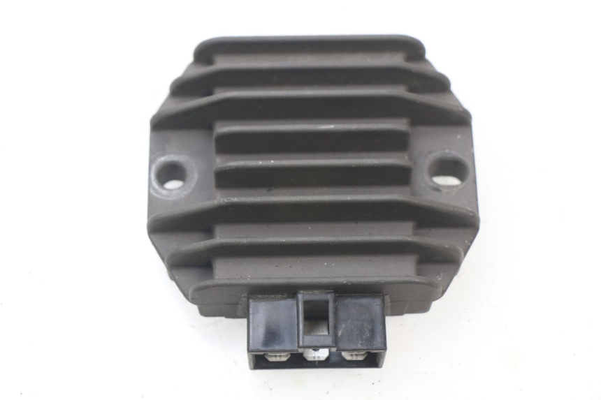 photo de REGULATEUR CHARGE PIAGGIO PRIMAVERA 125 (2013 - 2021) - Vue principale