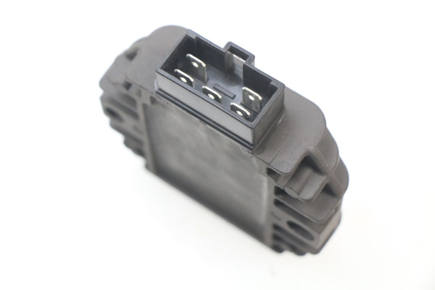 photo de REGULATEUR CHARGE PIAGGIO PRIMAVERA 125 (2013 - 2021) - Zoom état d’usage