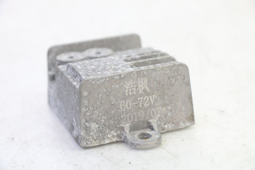 photo de REGULATEUR CHARGE EFUN PUSA 1 - Autre angle de vue