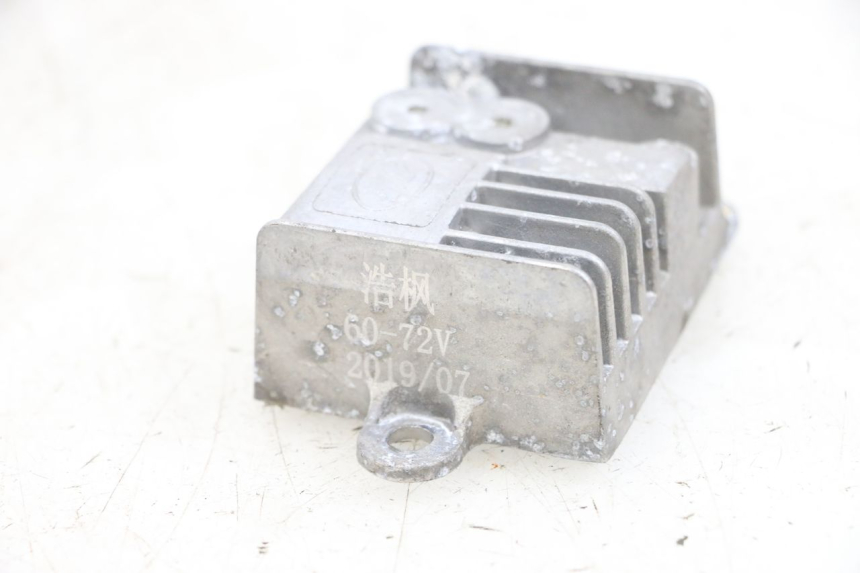 photo de REGULATEUR CHARGE EFUN PUSA 1 - Détail de la pièce