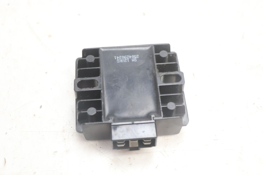 photo de REGULATEUR CHARGE JM MOTORS R-MAX TECH 50 (2024 - 2026) - Autre angle de vue