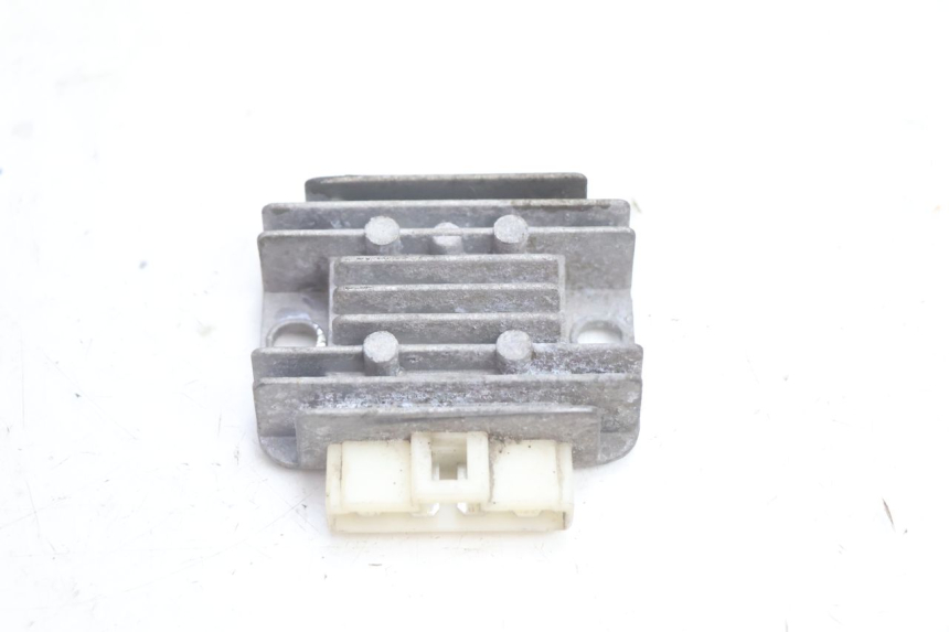 photo de REGULATEUR CHARGE VASTRO R-ONE 4T 50 (2014 - 2022) - Vue principale