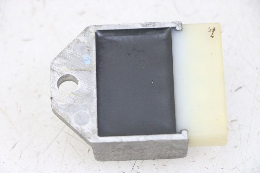 photo de REGULATEUR CHARGE APRILIA RALLY AC 50 (1995 - 2004) - Zoom état d’usage