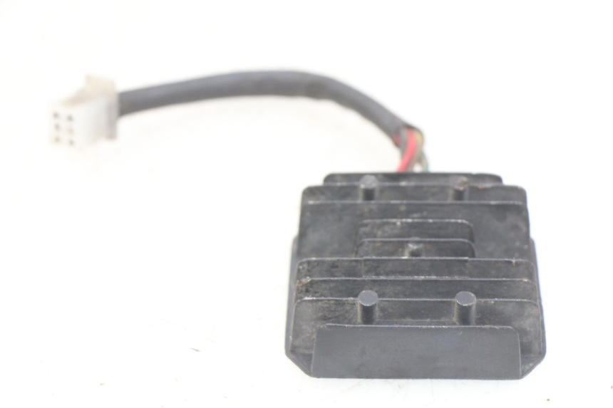 photo de REGULATEUR CHARGE YAMASAKI RAPTOR 50 (2013 - 2018) - Autre angle de vue