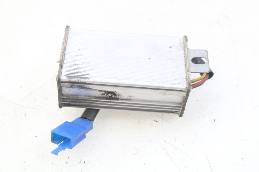 photo de REGULATEUR CHARGE RED ELECTRIC RED E PRO 1 (2017 - 2019) - Autre angle de vue