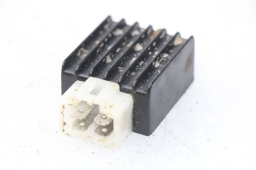 photo de REGULATEUR CHARGE APOLLO RFZ 150 - Détail de la pièce