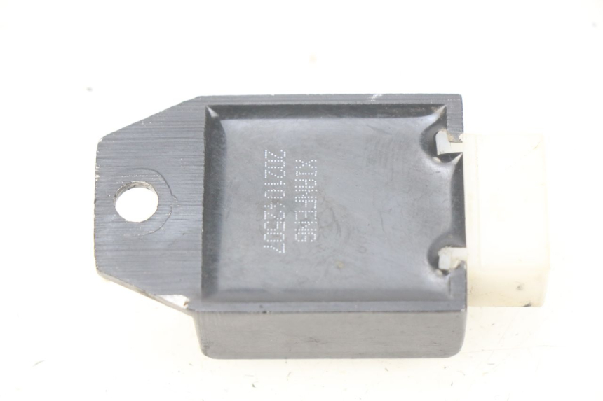 photo de REGULATEUR CHARGE APOLLO RFZ 150 - Zoom état d’usage