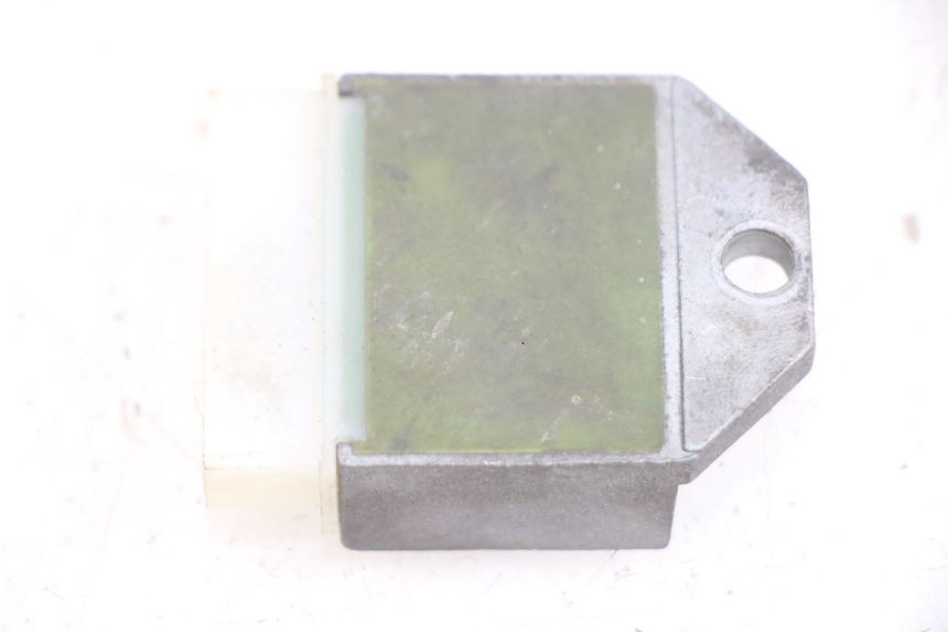 photo de REGULATEUR CHARGE GILERA RK 50 (1996 - 1999) - Zoom état d’usage