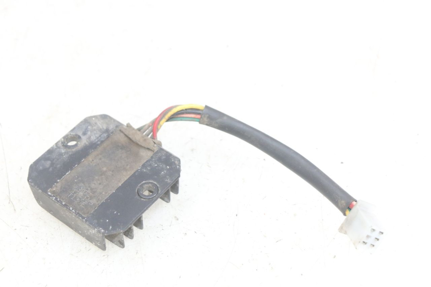 photo de REGULATEUR CHARGE YAMASAKI ROADSTER 50 (2013 - 2018) - Zoom état d’usage