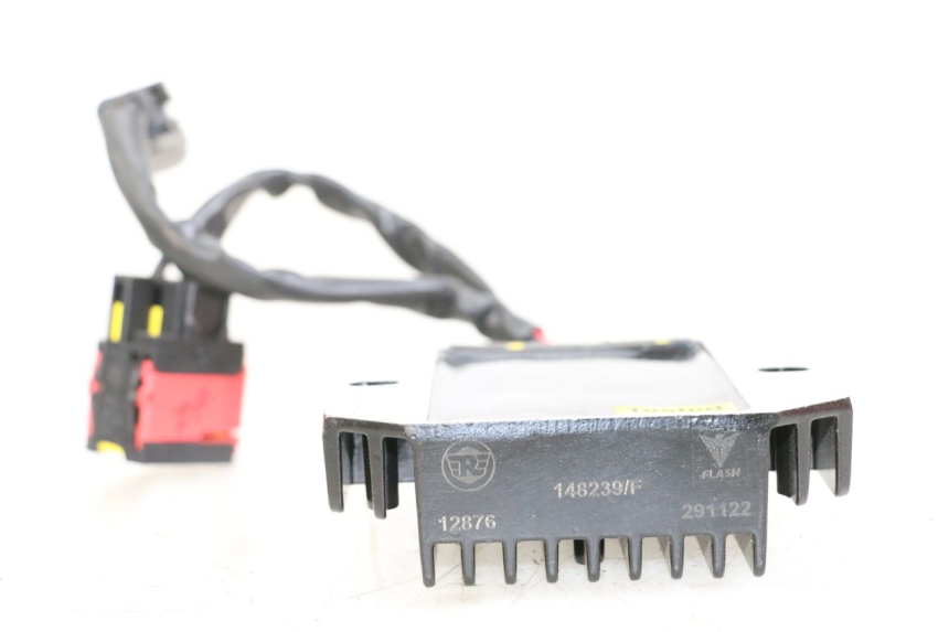 photo de REGULATEUR CHARGE ROYAL ENFIELD CONTINENTAL GT 650 (2019 - 2024) - Zoom état d’usage