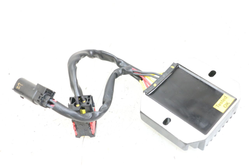 photo de REGULATEUR CHARGE ROYAL ENFIELD CONTINENTAL GT 650 (2019 - 2024) - Gros plan technique