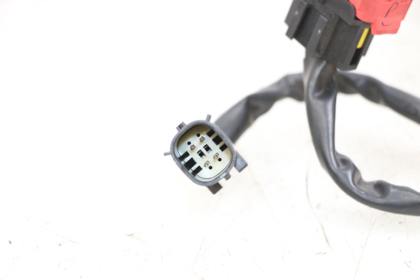 photo de REGULATEUR CHARGE ROYAL ENFIELD CONTINENTAL GT 650 (2019 - 2024) - Points de fixation