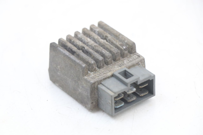 photo de REGULATEUR CHARGE APRILIA RS 50 (2006 - 2010) - Détail de la pièce