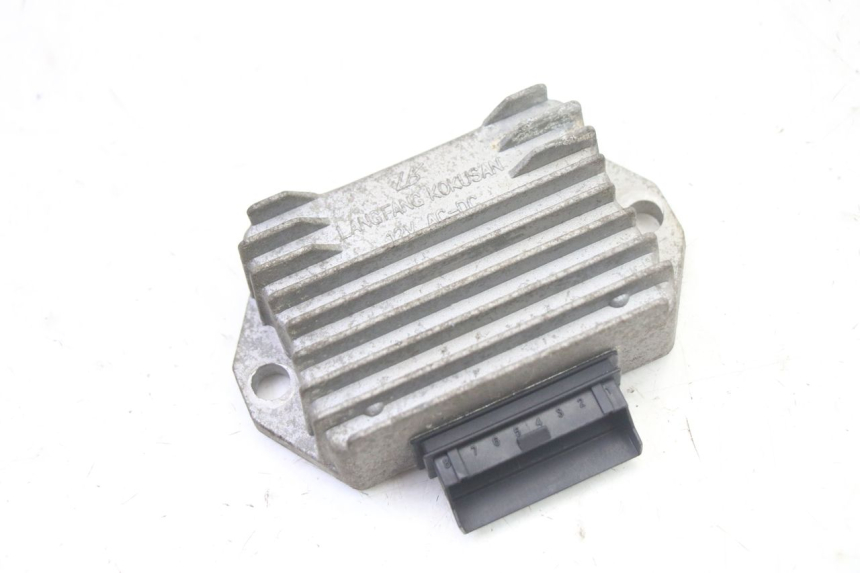 photo de REGULATEUR CHARGE GILERA RUNNER SP 50 (2006 - 2008) - Vue principale