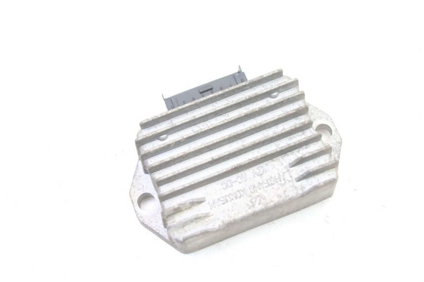 photo de REGULATEUR CHARGE GILERA RUNNER SP 50 (2006 - 2008) - Détail de la pièce