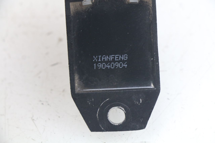 photo de REGULATEUR CHARGE APOLLO RXF 125 - Autre angle de vue