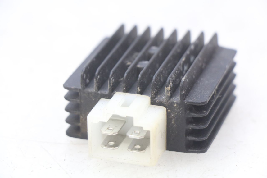 photo de REGULATEUR CHARGE KEEWAY RY6 2T 50 (2011 - 2019) - Détail de la pièce