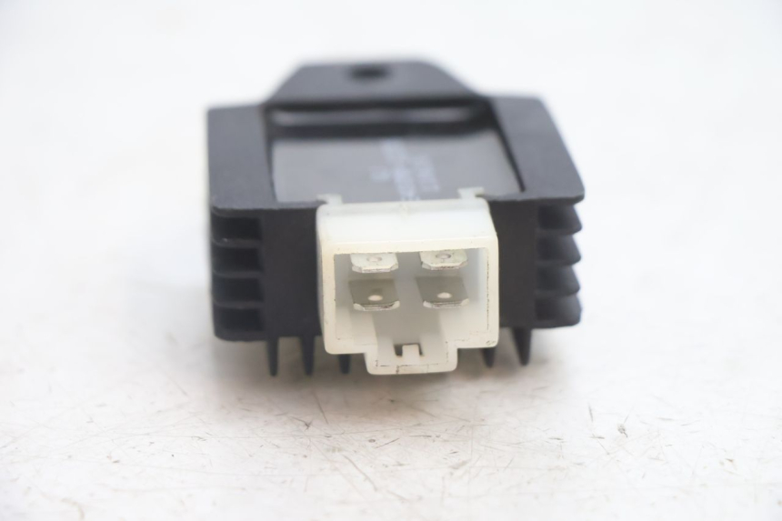 photo de REGULATEUR CHARGE KEEWAY RY6 2T 50 (2011 - 2019) - Autre angle de vue