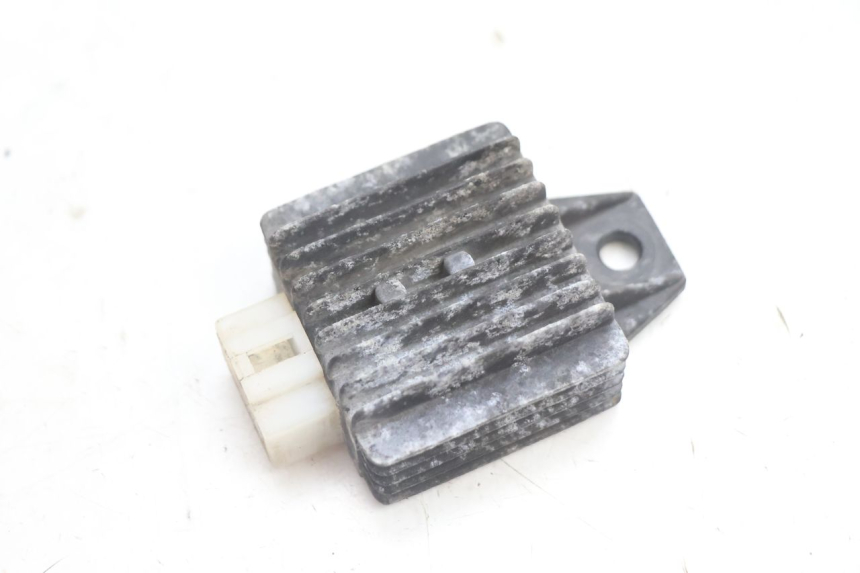 photo de REGULATEUR CHARGE KEEWAY RY6 2T 50 (2011 - 2019) - Vue principale