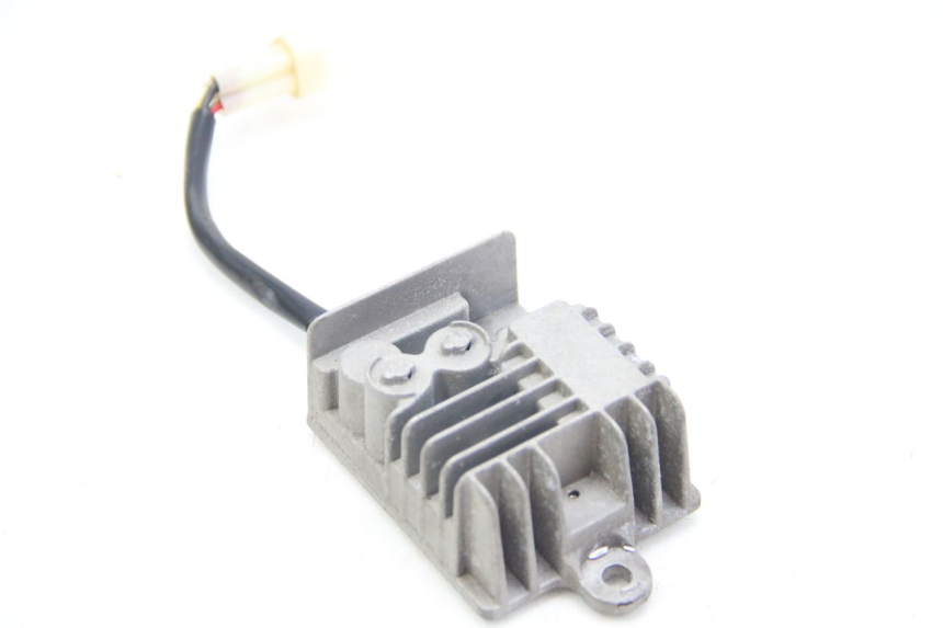 photo de RÉGULATEUR DE CHARGE LVNENG S5 1 (2019 - 2023) - Détail de la pièce