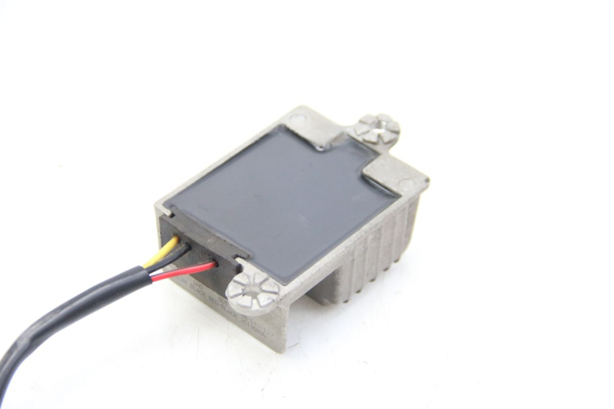 photo de RÉGULATEUR DE CHARGE LVNENG S5 1 (2019 - 2023) - Zoom état d’usage