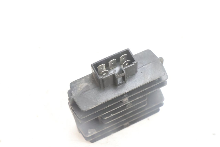 photo de REGULATEUR CHARGE JM MOTORS SANTANA EVO 50 (2024 - 2026) - Autre angle de vue