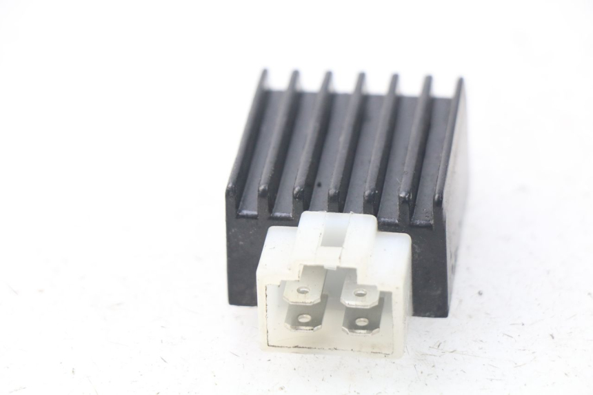 photo de RÉGULATEUR DE CHARGE JM MOTORS SANTANA 50 (2014 - 2023) - Détail de la pièce