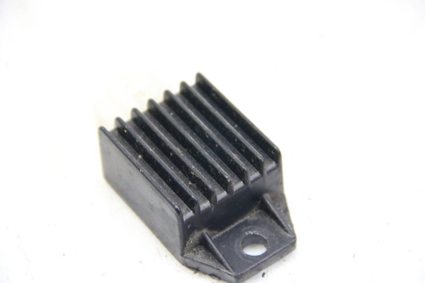 photo de RÉGULATEUR DE CHARGE JM MOTORS SANTANA 50 (2014 - 2023) - Détail de la pièce