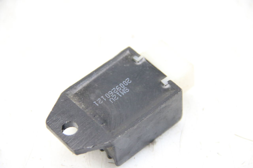 photo de RÉGULATEUR DE CHARGE JM MOTORS SANTANA 50 (2014 - 2023) - Gros plan technique