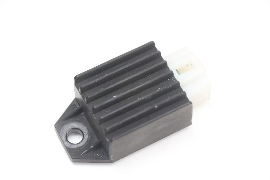 photo de RÉGULATEUR DE CHARGE JM MOTORS SANTANA 50 (2014 - 2023) - Détail de la pièce