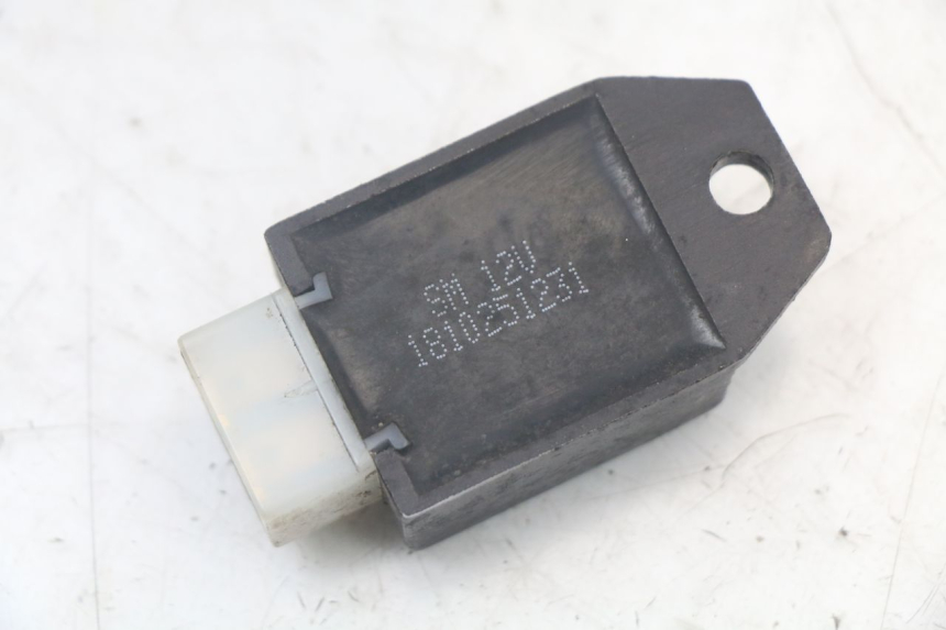 photo de RÉGULATEUR DE CHARGE JM MOTORS SANTANA 50 (2014 - 2023) - Autre angle de vue