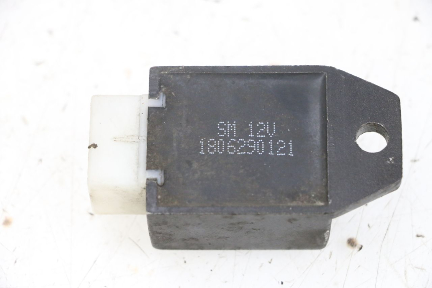 photo de RÉGULATEUR DE CHARGE JM MOTORS SANTANA 50 (2014 - 2023) - Détail de la pièce