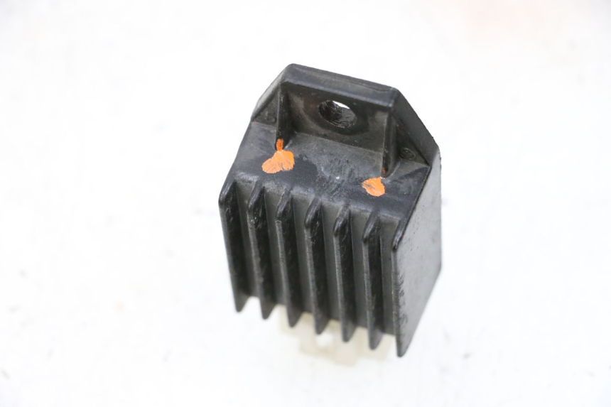 photo de RÉGULATEUR DE CHARGE JM MOTORS SANTANA 50 (2014 - 2023) - Zoom état d’usage