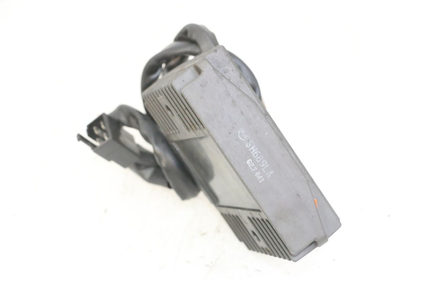 photo de REGULATEUR CHARGE PEUGEOT SATELIS 125 (2013 - 2018) - Zoom état d’usage